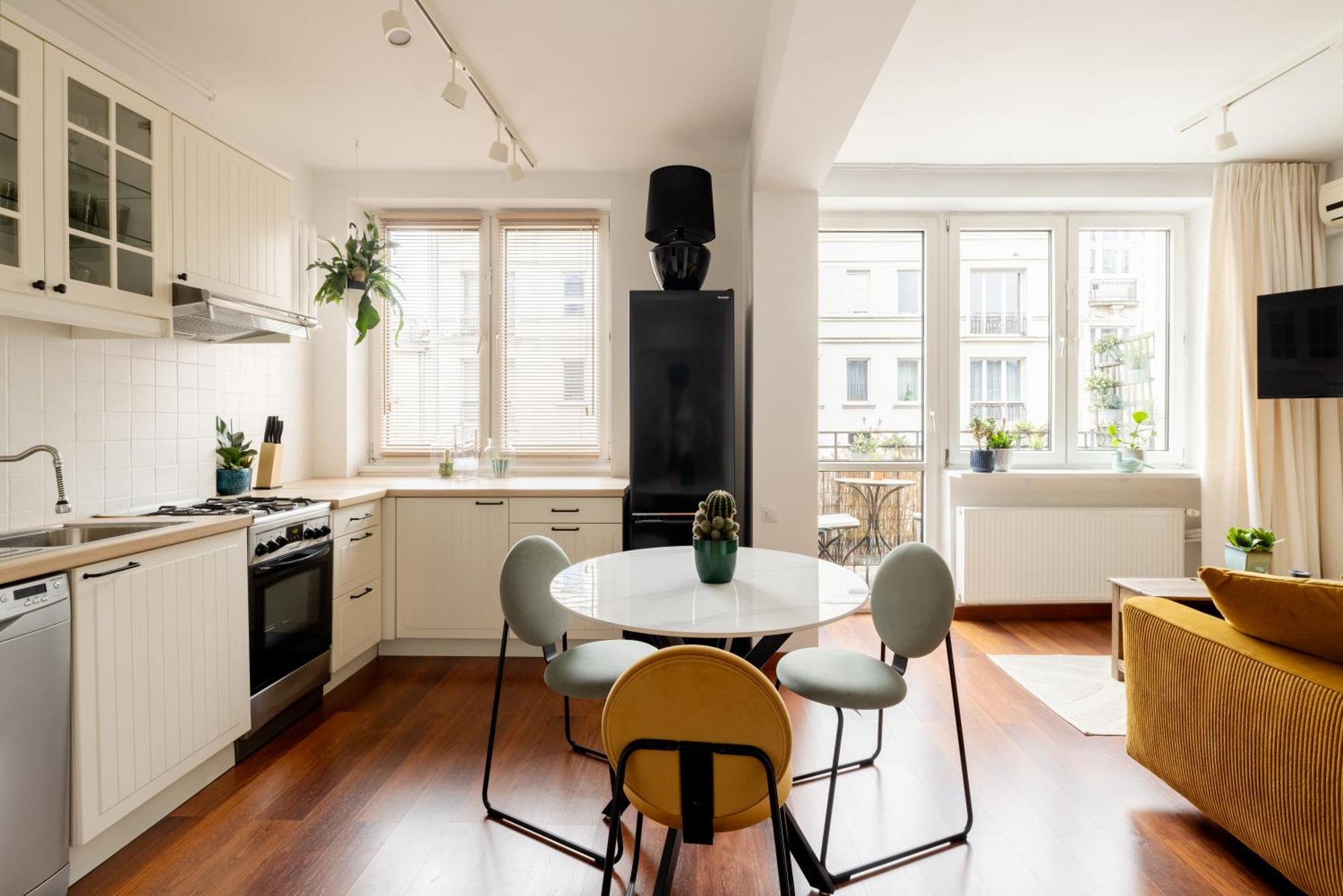 Relax Apartment Hoza / Poznanska ワルシャワ エクステリア 写真