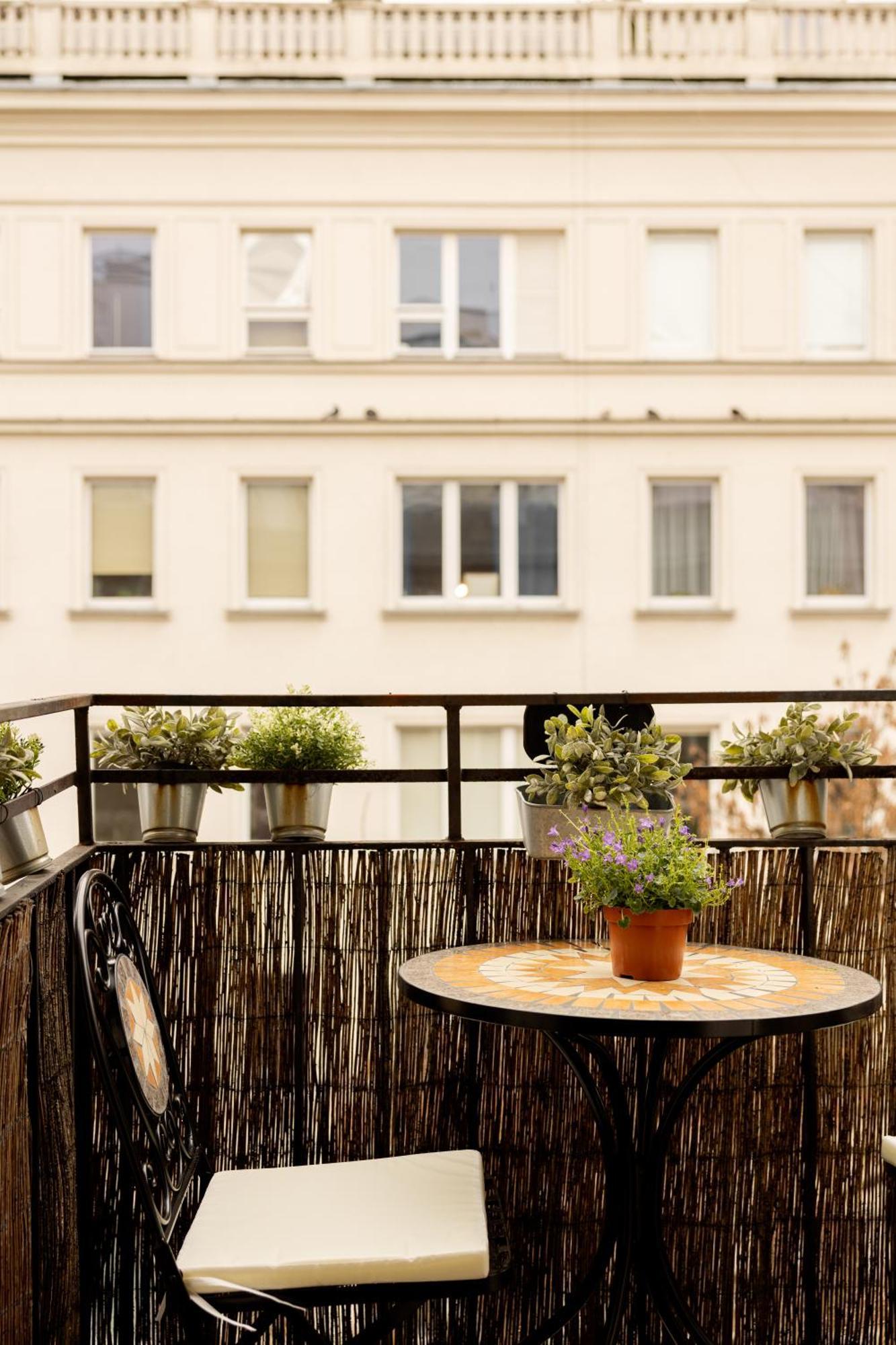 Relax Apartment Hoza / Poznanska ワルシャワ エクステリア 写真